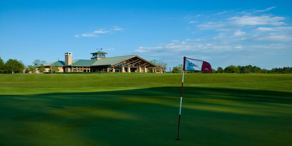 9th Green and Clubhouse